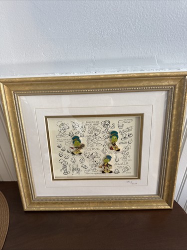 Disney jiminy cricket model - jiminy,