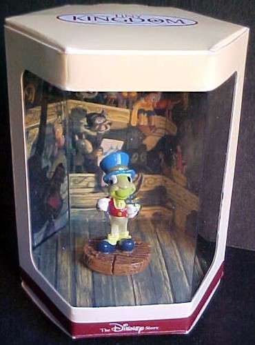 Disney tiny kingdom - disney,